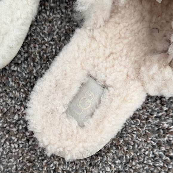 UGG Soft Cream Slippers - Picture 2 of 4